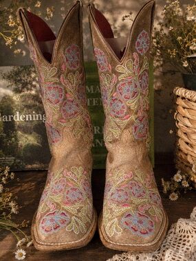 Macie Bean Floral Embroidered Suede Western Cowboy Boots 9.5